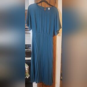 Elegant Blue Midi Dress